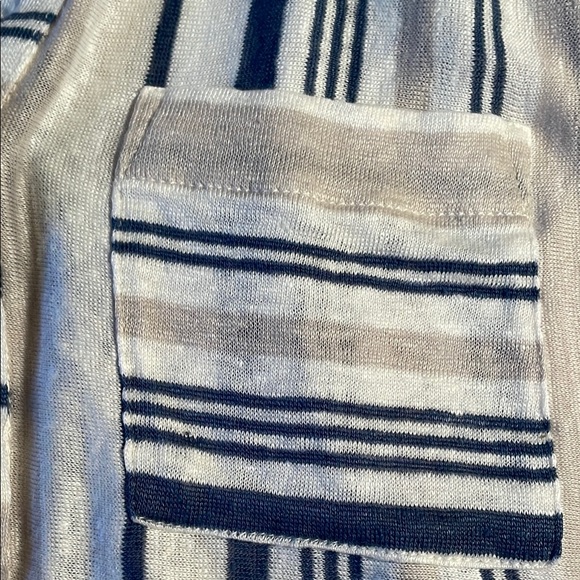 Women's Striped Blue and Beige Top.great condition.Only worn it once. - Picture 3 of 8